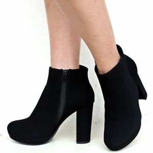 Black booties ! Brand new did not worn!